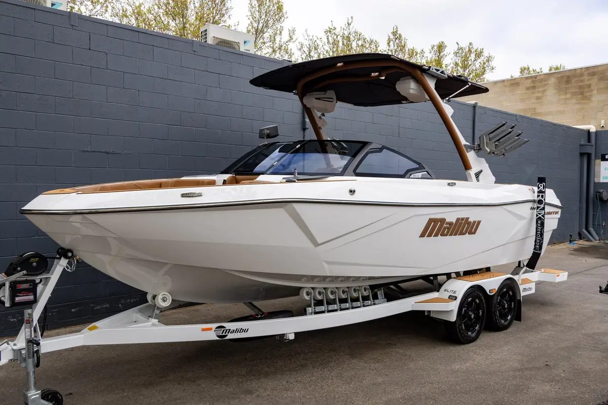 2025 Malibu Wakesetter 23Lsv 1