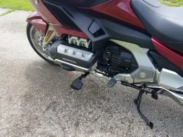 2018 Goldwing Highway Mounts With Wide Pegs 1
