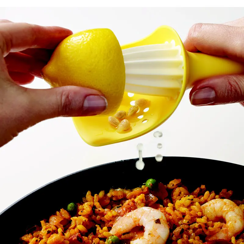 Joseph Joseph Citrus Reamer With Seed Catcher 1