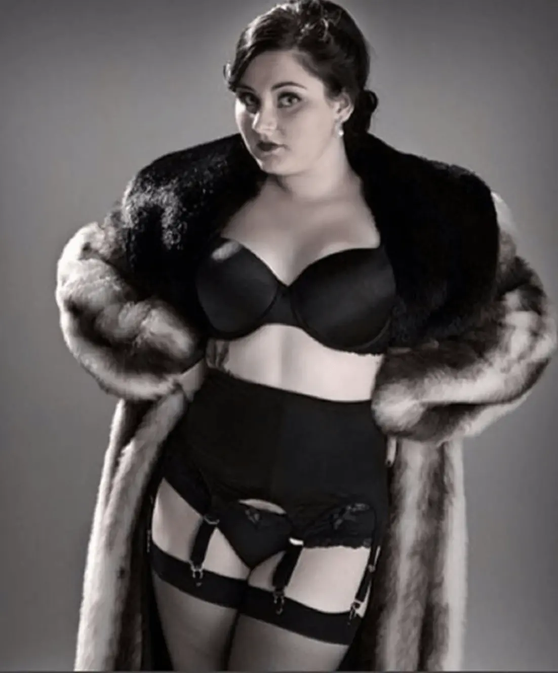 Six-Strap Garter Belt with Moderate Tummy Control – Style 72522
