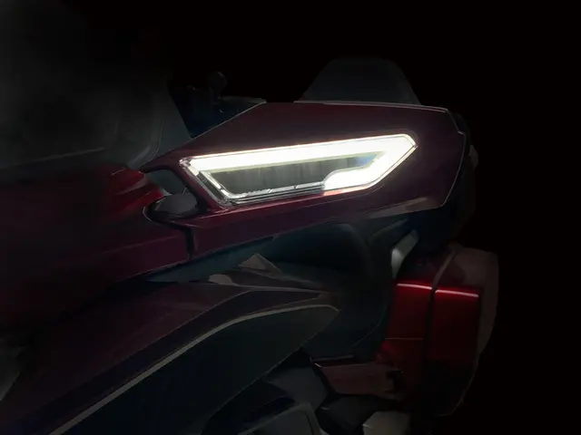 2018+ Goldwing Gl1800 Sequential Mirror Led Light 2