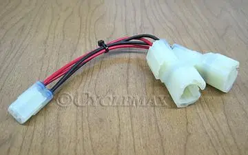 2018 Goldwing Fairing Power Splitter 1