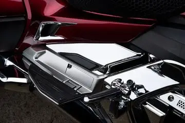 2018 Goldwing Chrome Side Covers 1