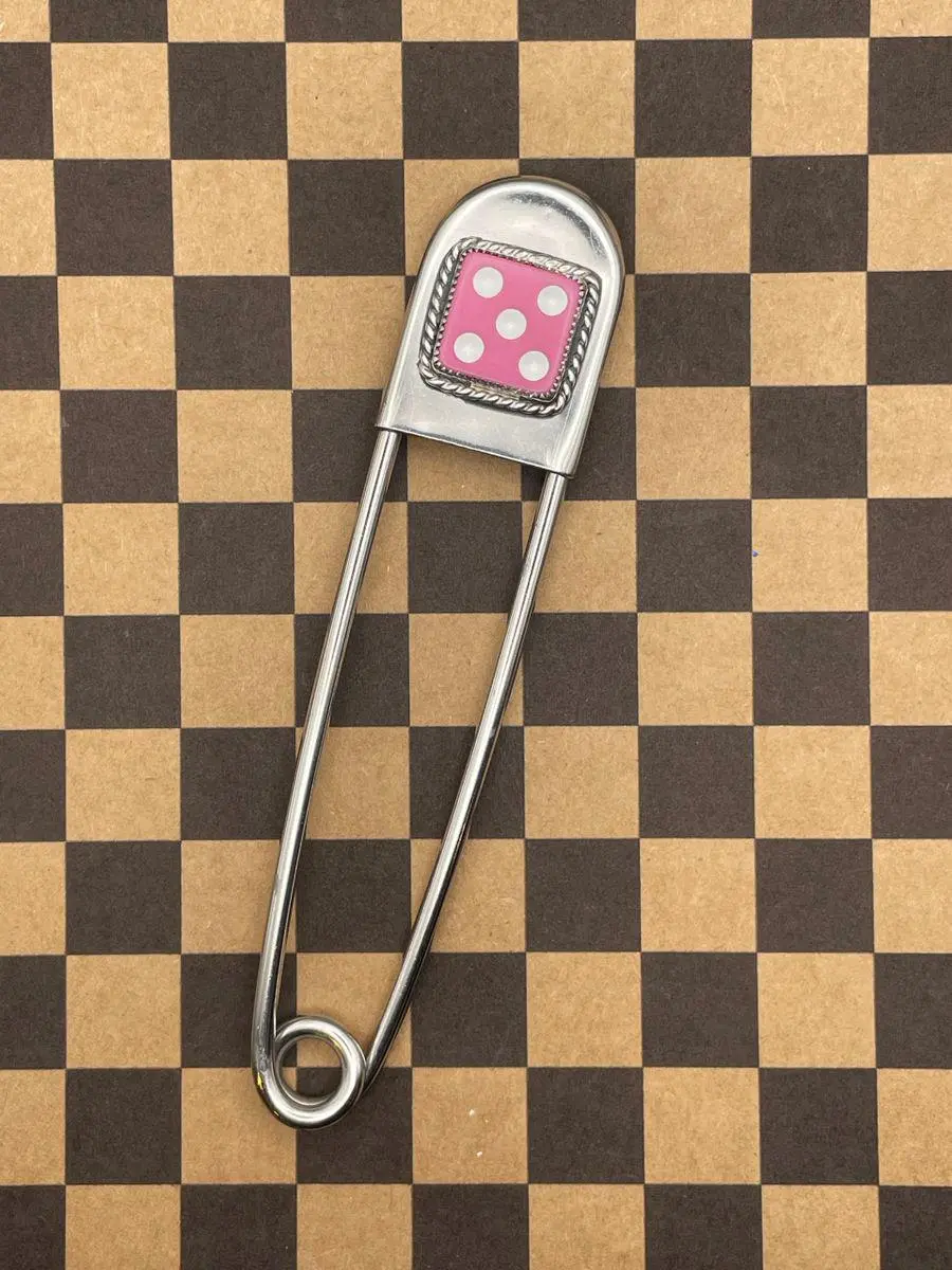 Zannie - Jumbo Safety Pin Keychain With Pink Dice #5 1