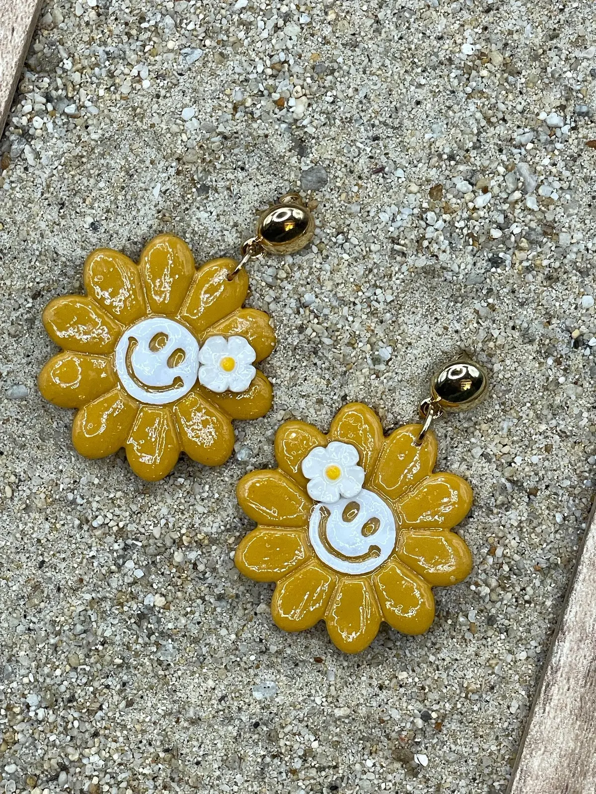 Magical Forest - Groovy Smiley Daisy Earrings: Handmade Polymer Clay 1