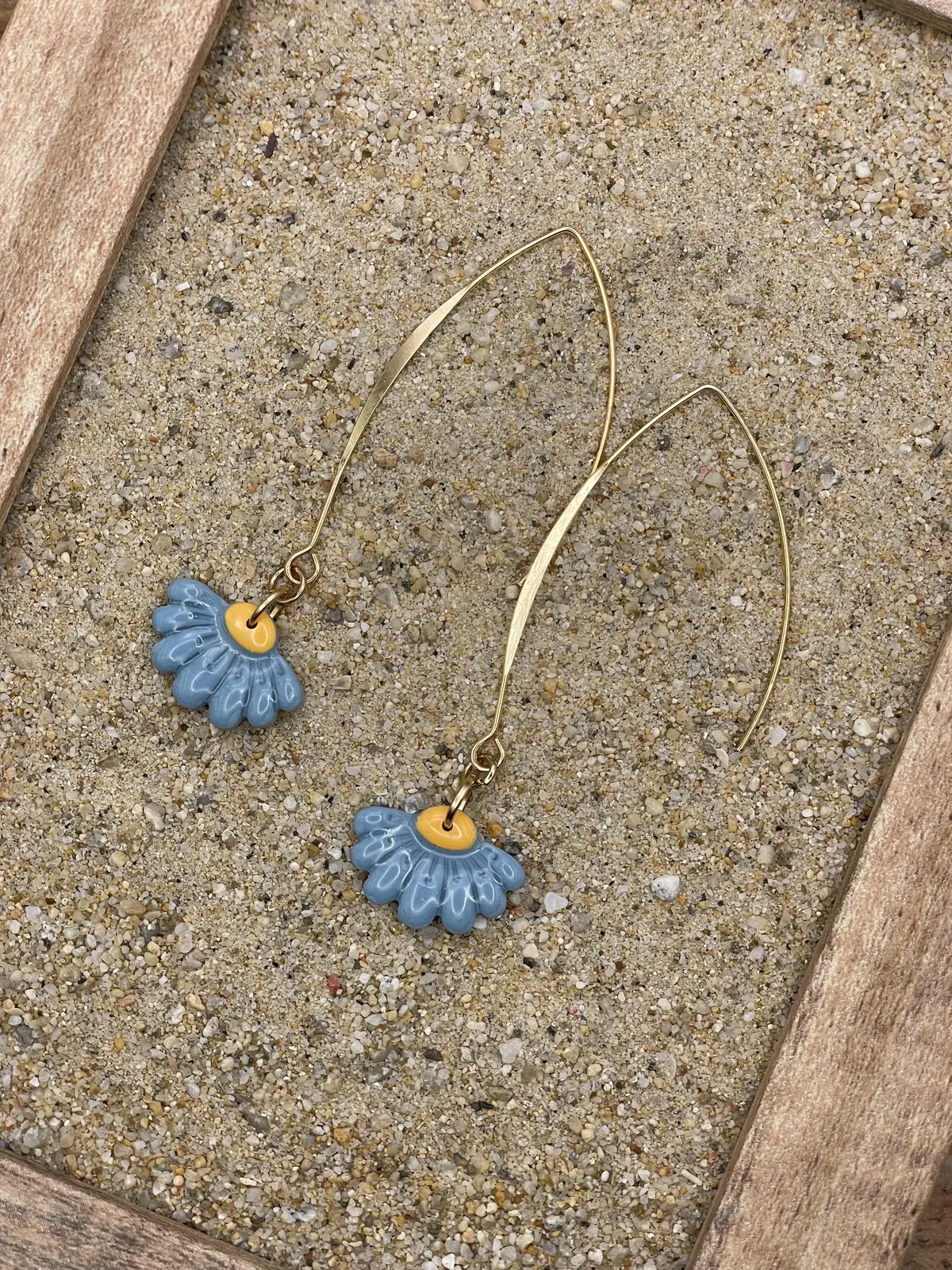 Spring Fling - Forget Me Not Blue Flower Earrings: Handmade Polymer Clay 1