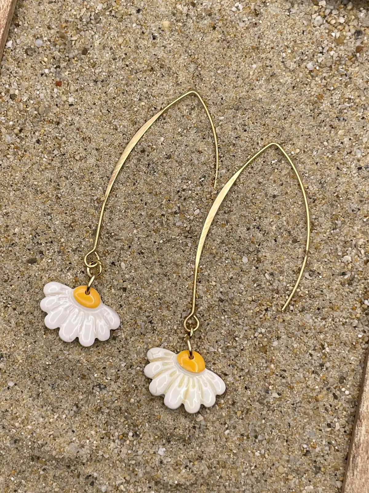 Spring Fling - White Daisy Flower Earrings: Handmade Polymer Clay 1