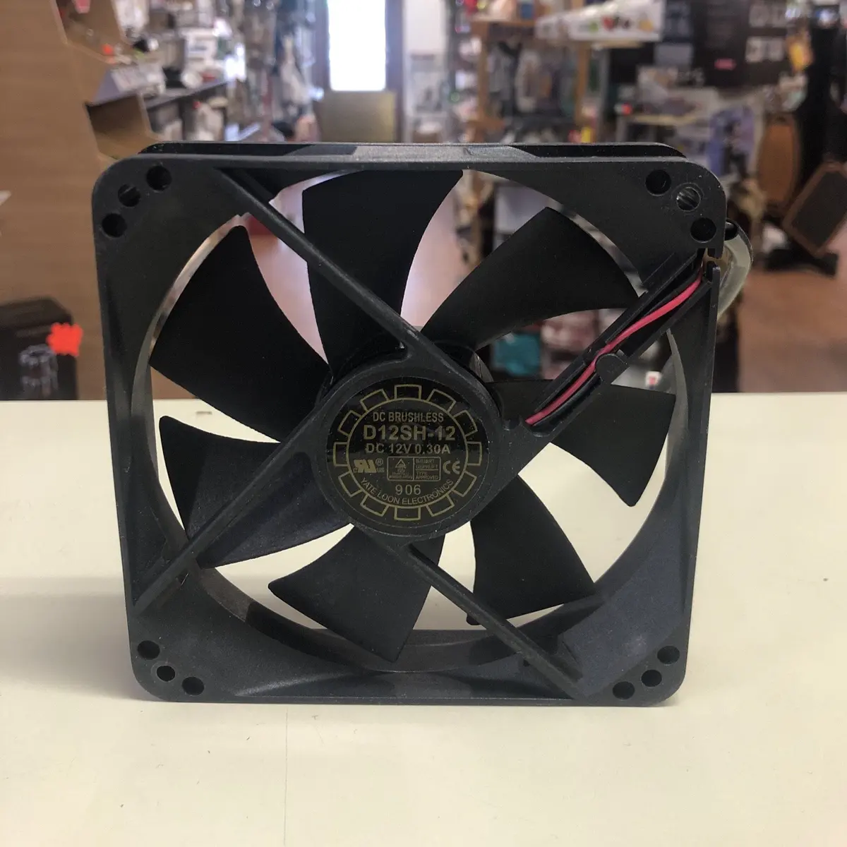 D12sh-12 Cooling Fan Dc Brushless Dc12v 0.30A 1