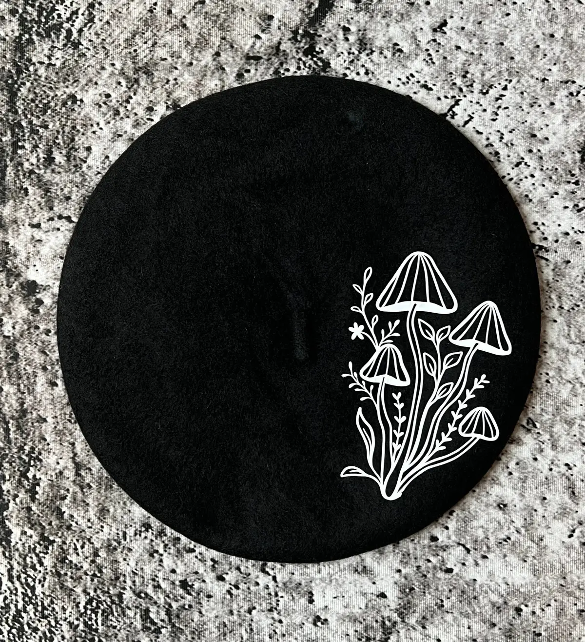 Vegan Felt Beret - Black - Mushrooms 1